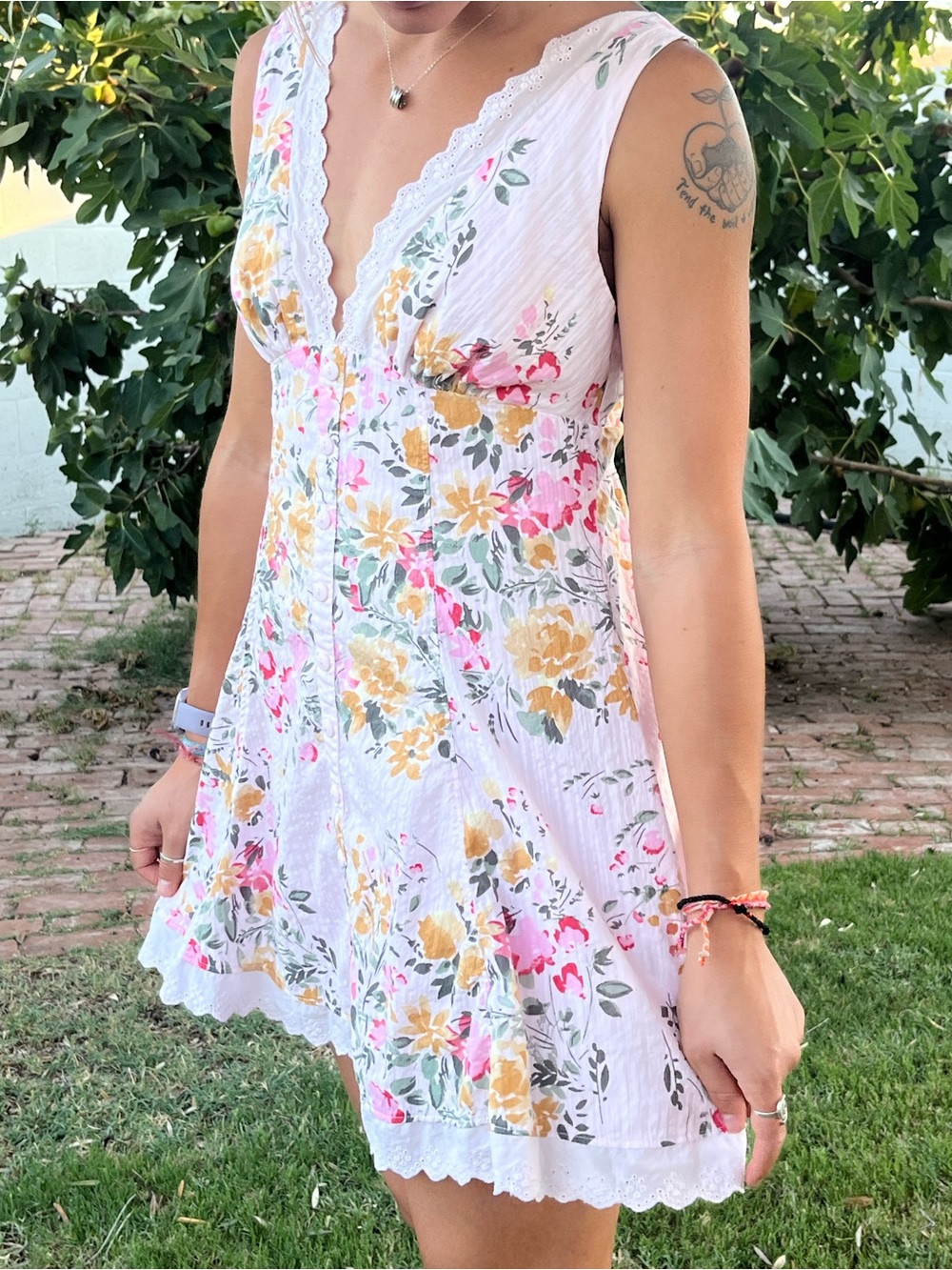 Wild Fable Floral Mini Sundress. Sz M. Straps with button front. Lace trim - Picture 3 of 8